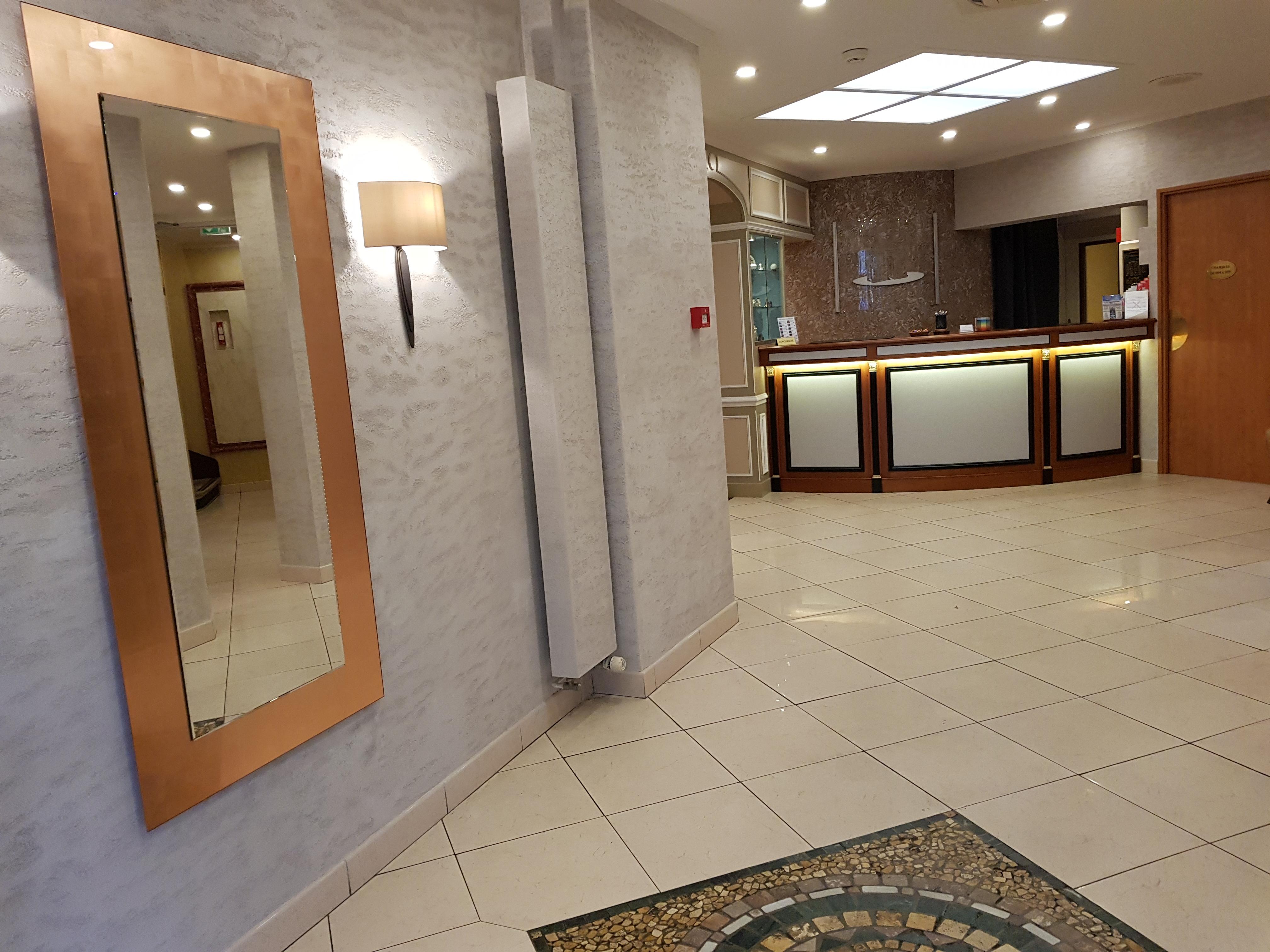 Champerret Elysees Hotel París