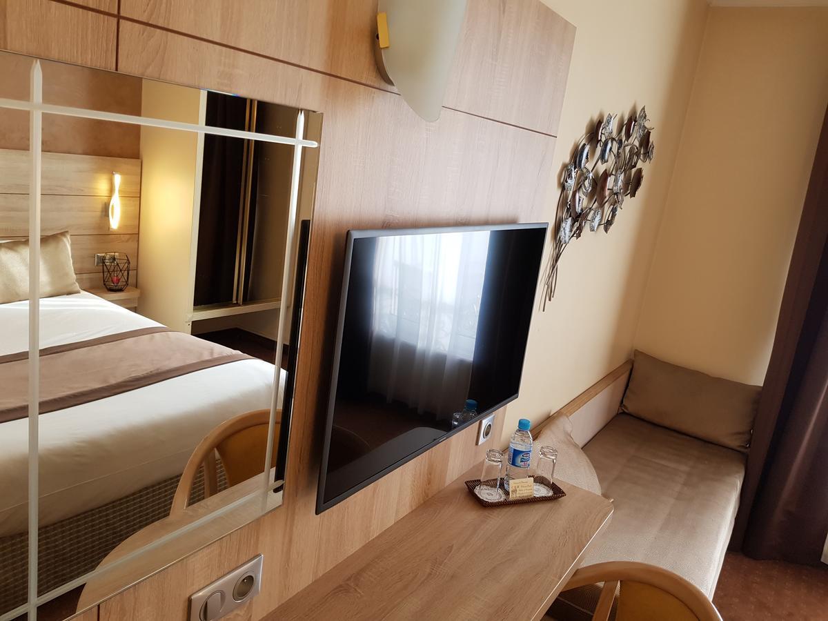 Hotel Champerret Elysées 3*